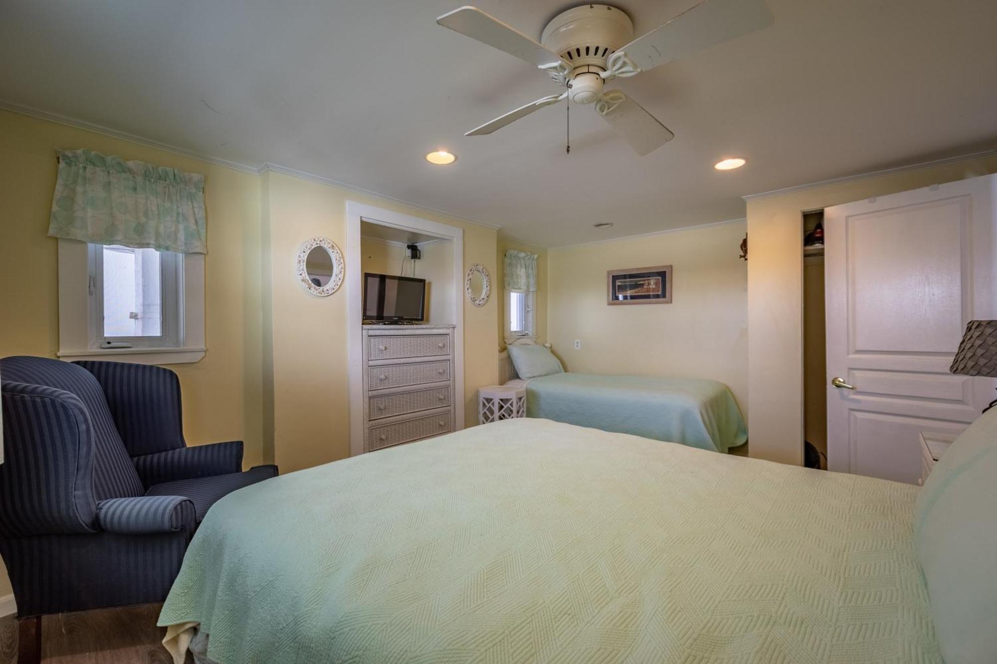 Ocean Front Nancy Claire 1 -Bunker Apartment Ocean City Exterior photo